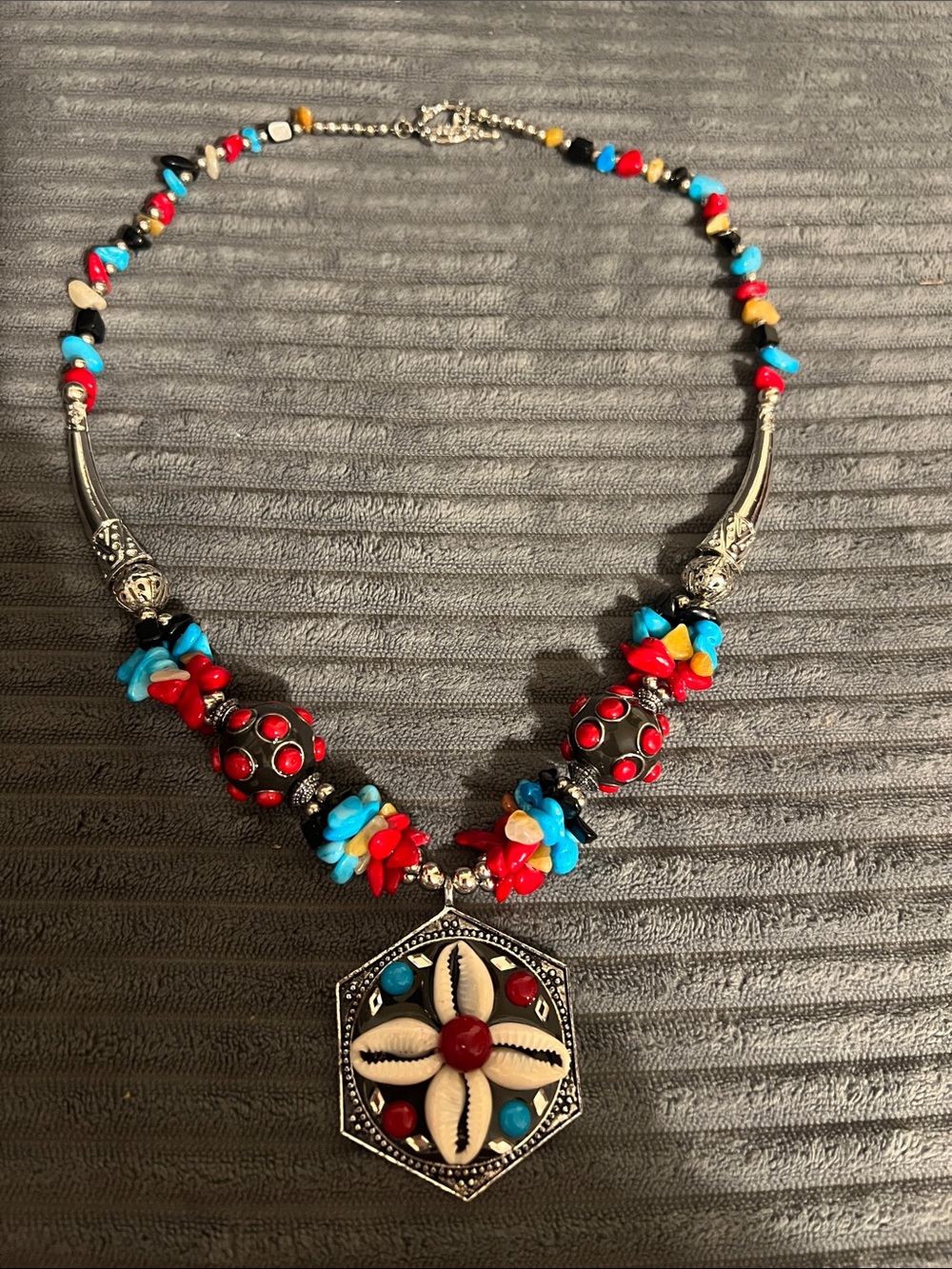 Bohemian Red Turquoise Shell Pendant Necklace
